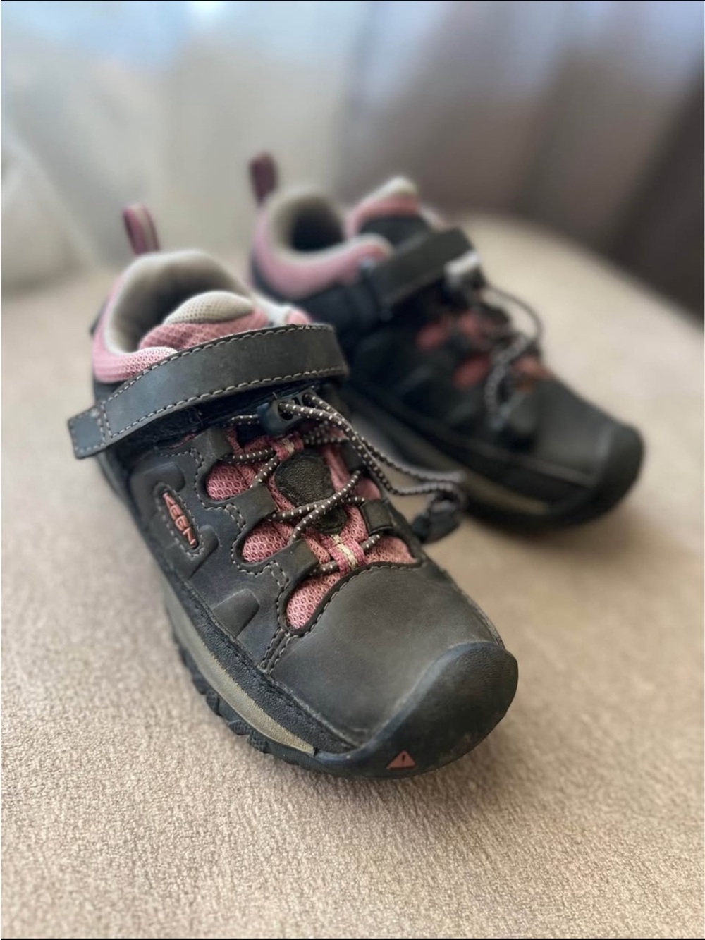 Keen kids hiking boots